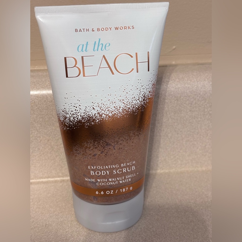 Bath & Body Works At the Beach 6.6oz Body Scrub & 10oz Body Wash Custom Bundle - Picture 6 of 9